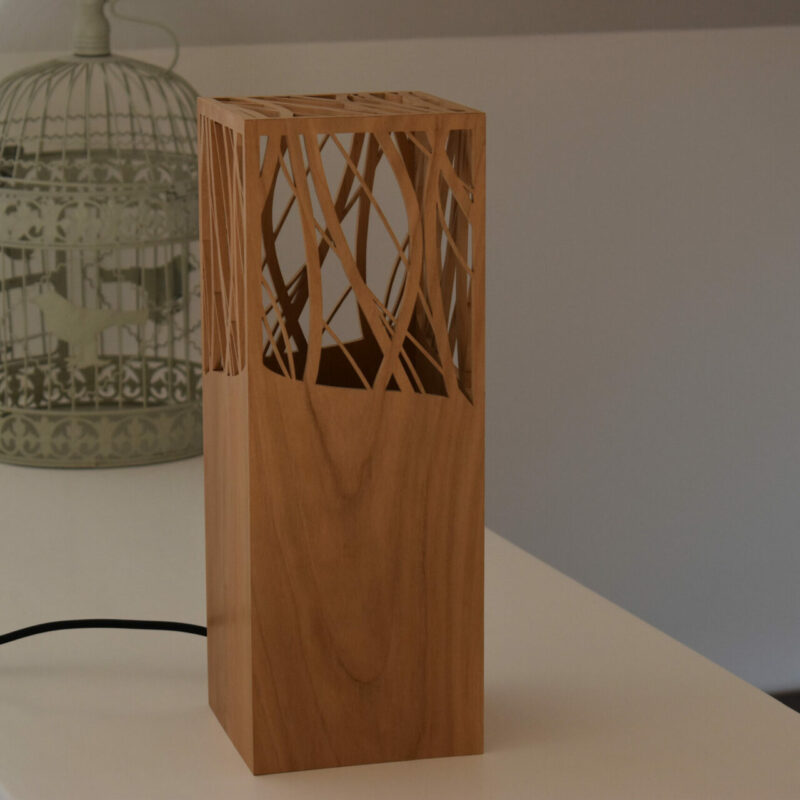 Lampe à poser design en bois de merisier - Fab-Fabrik