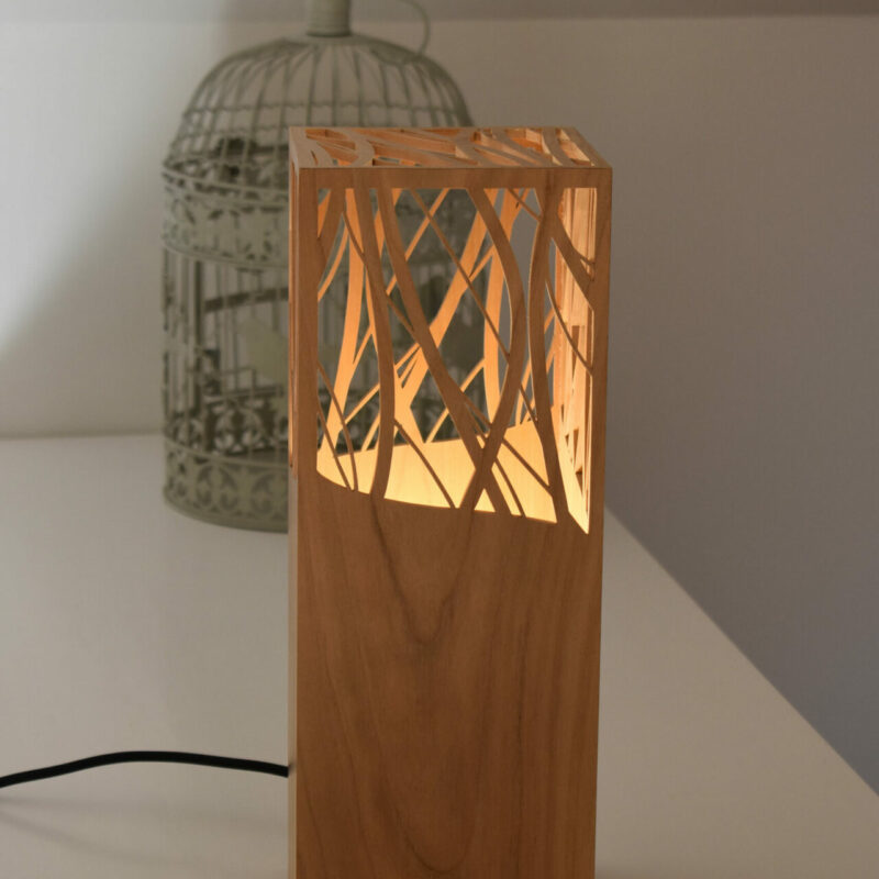 Lampe à poser design en bois de merisier - Fab-Fabrik