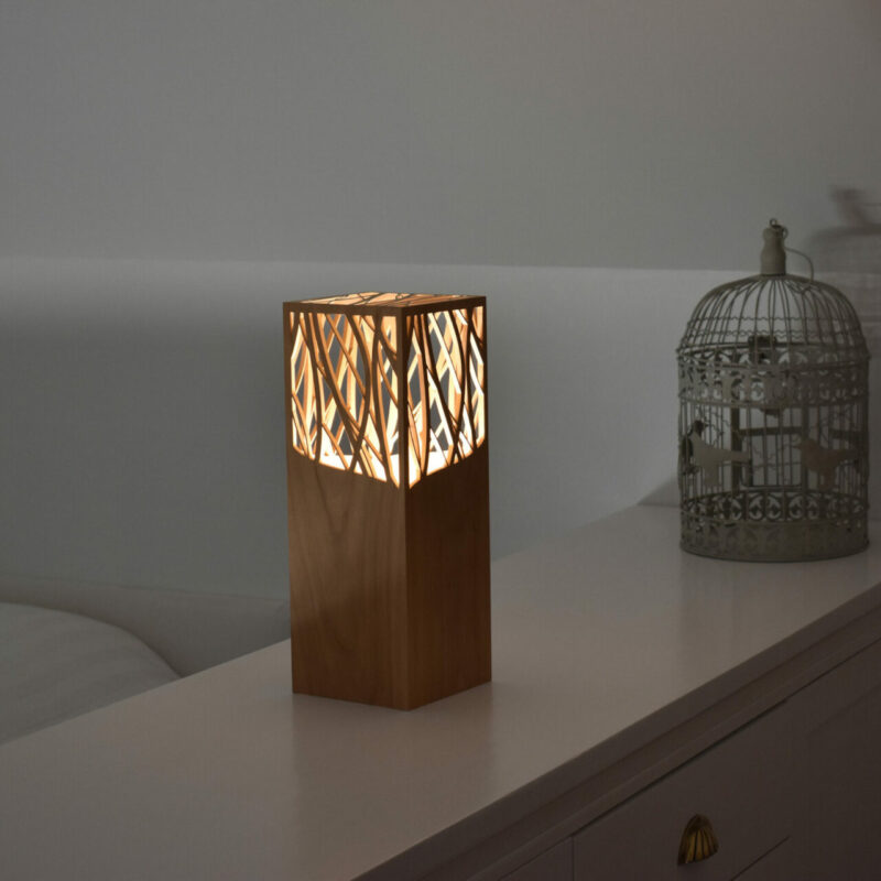 Lampe à poser design en bois de merisier - Fab-Fabrik